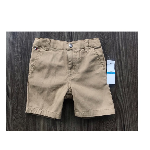 TOMMY HILFIGER BABY KHAKI SHORTS SIZE 24 MONTHS - Picture 1 of 4